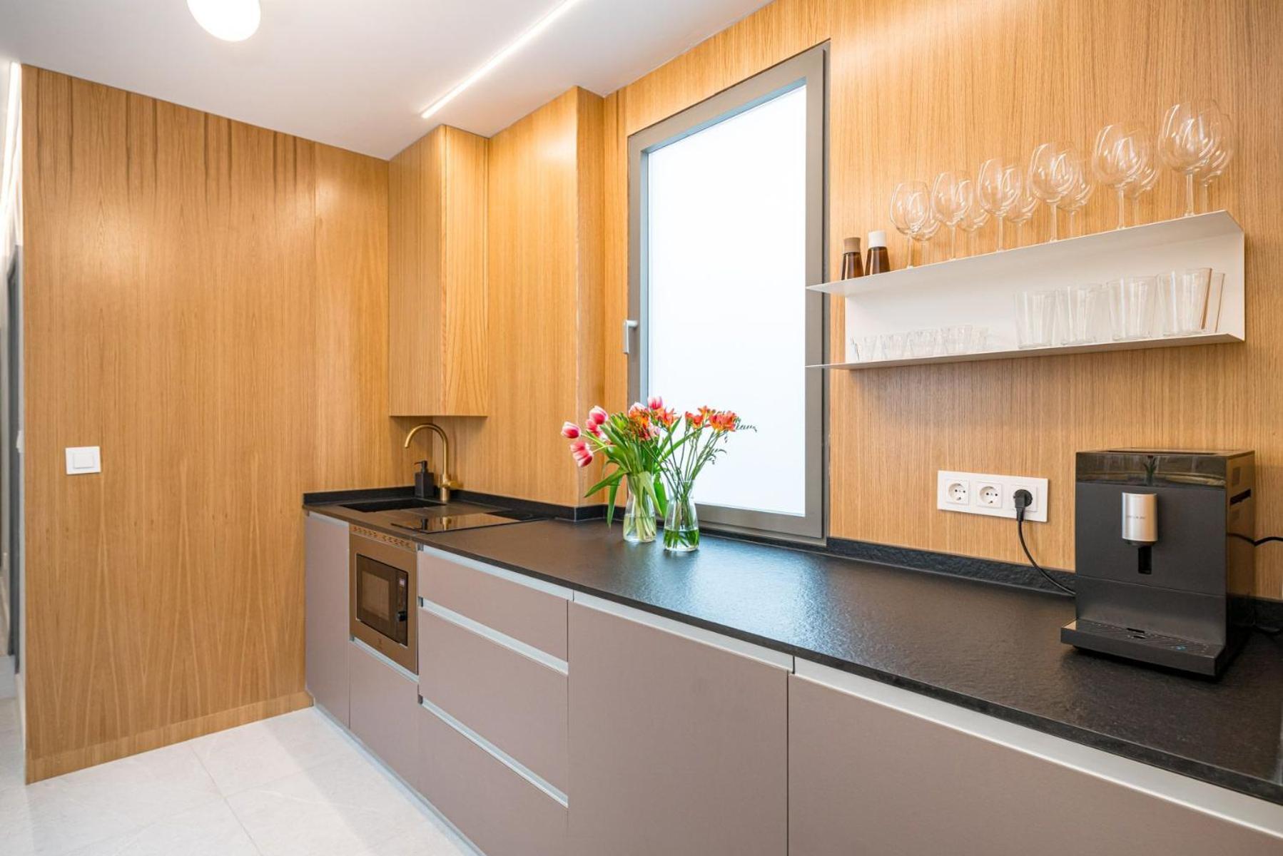 Centric Creative Rooms Мадрид Экстерьер фото