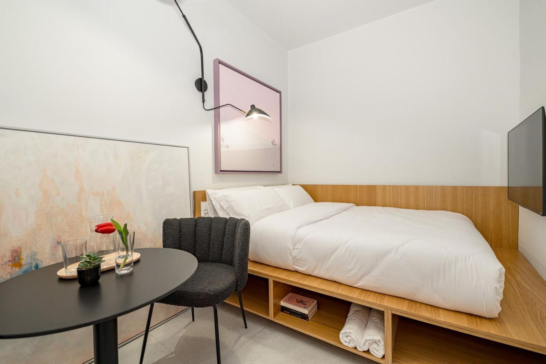 Centric Creative Rooms Мадрид Экстерьер фото