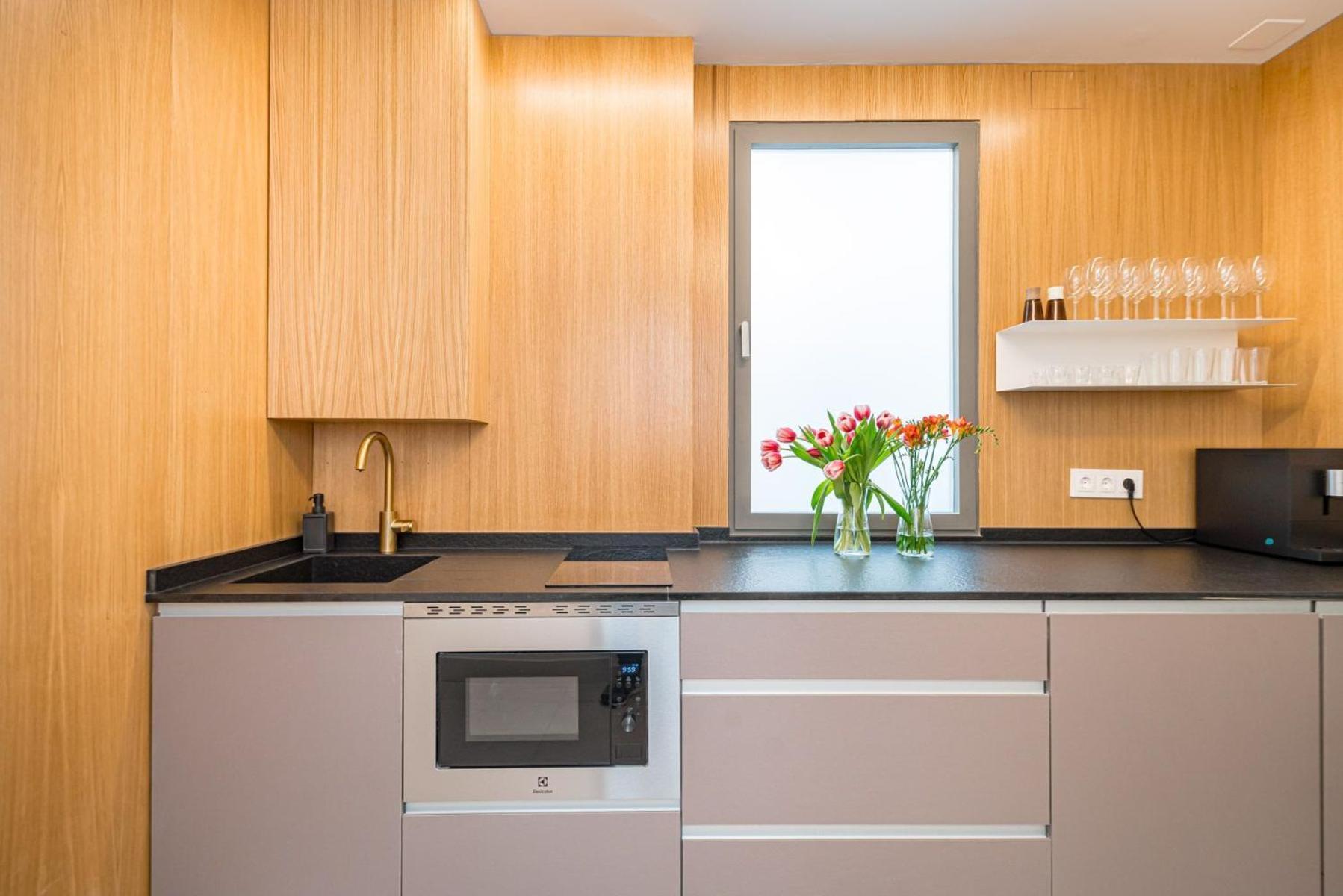 Centric Creative Rooms Мадрид Экстерьер фото